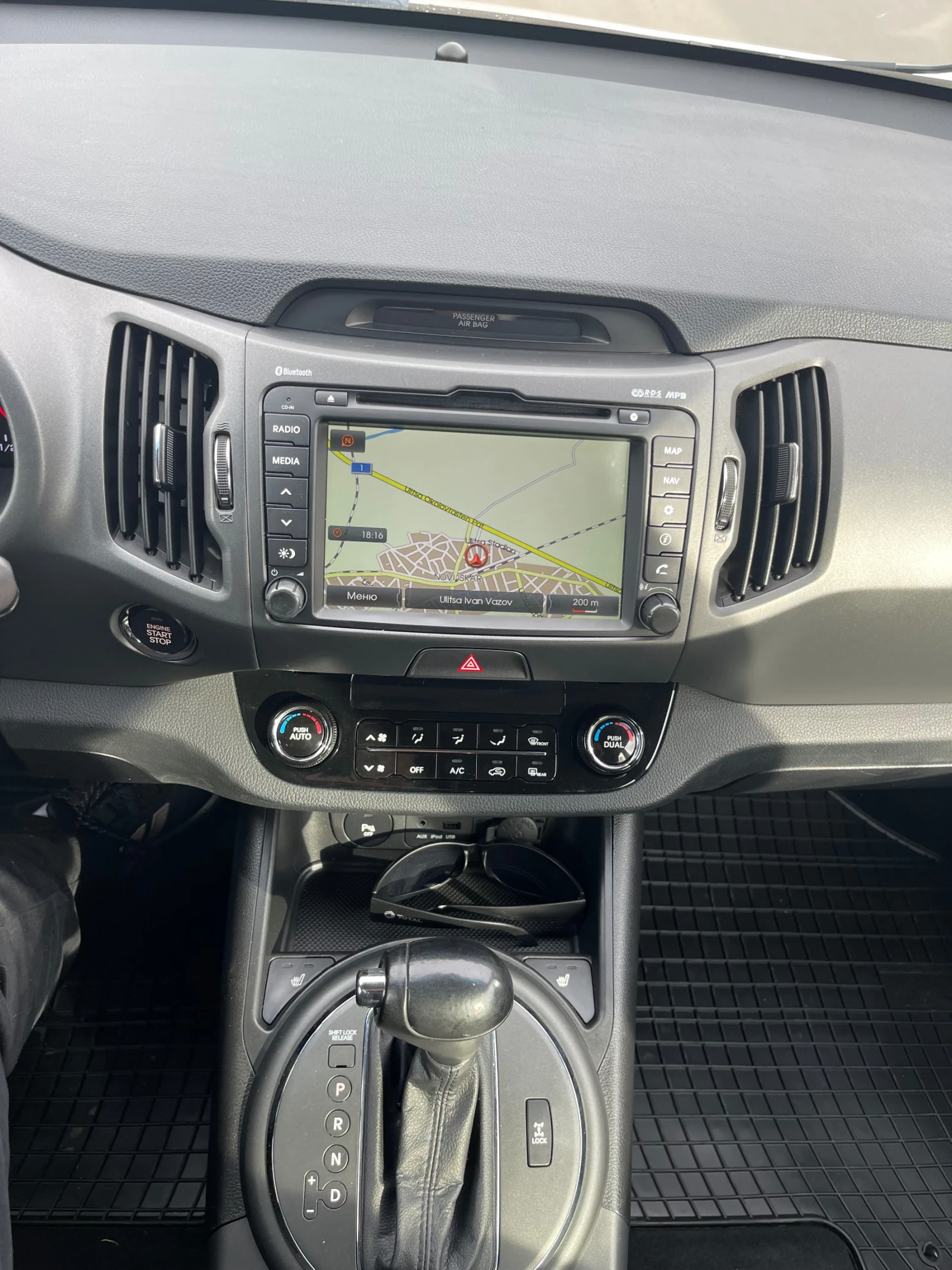 Kia Sportage 2.0crdi 136кс 4x4, снимка 10 - Автомобили и джипове - 55574361