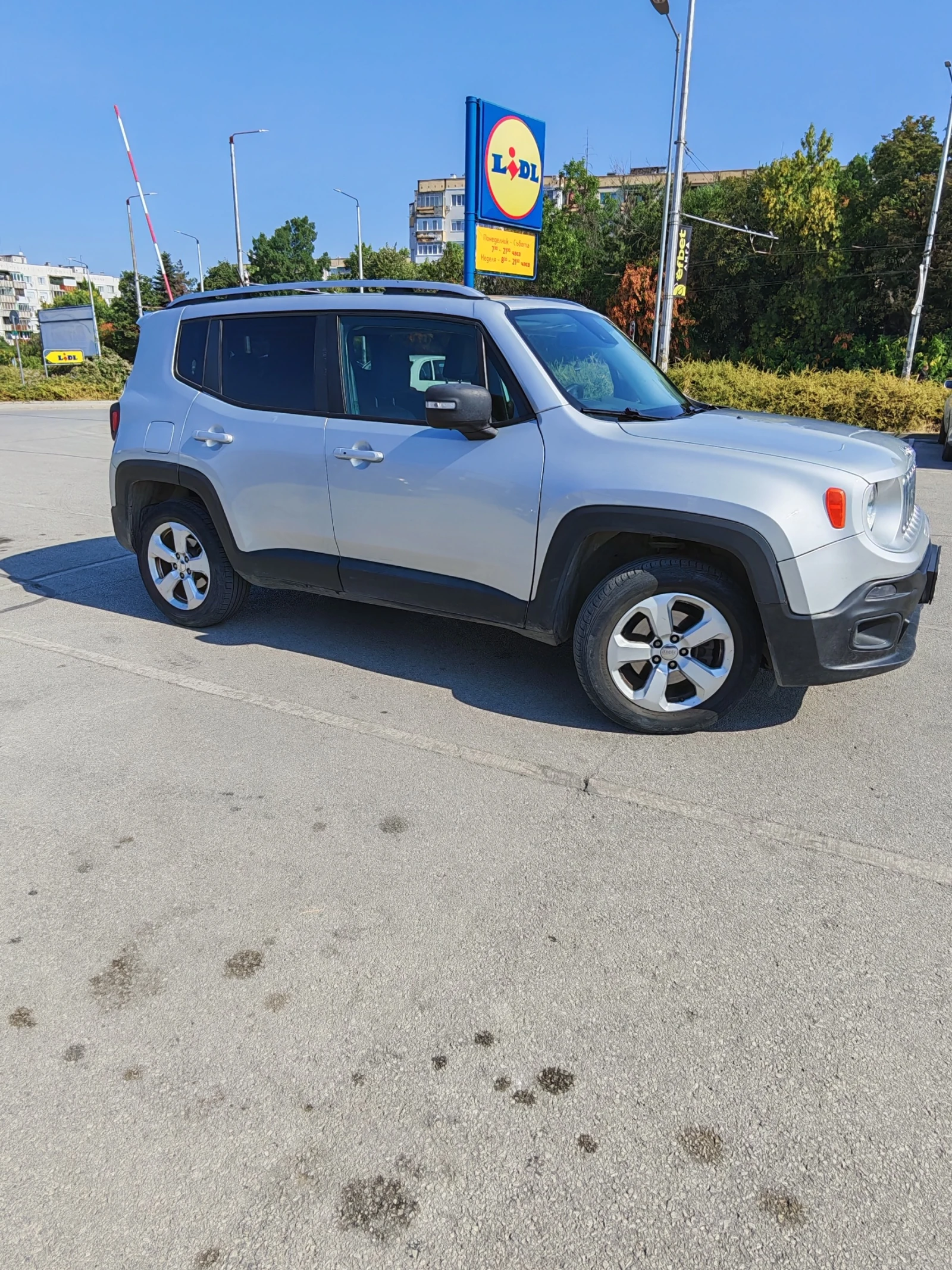 Jeep Renegade, снимка 2 - Автомобили и джипове - 55939896