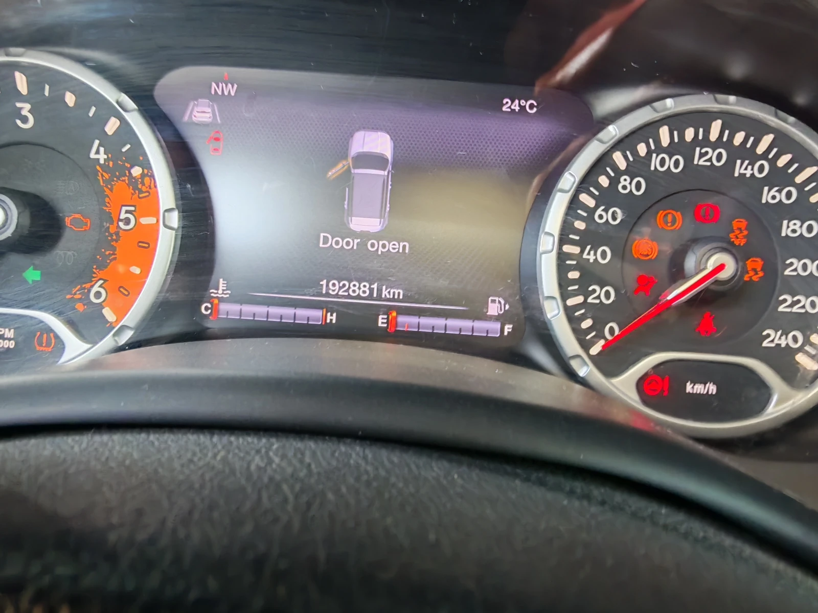 Jeep Renegade, снимка 9 - Автомобили и джипове - 55939896