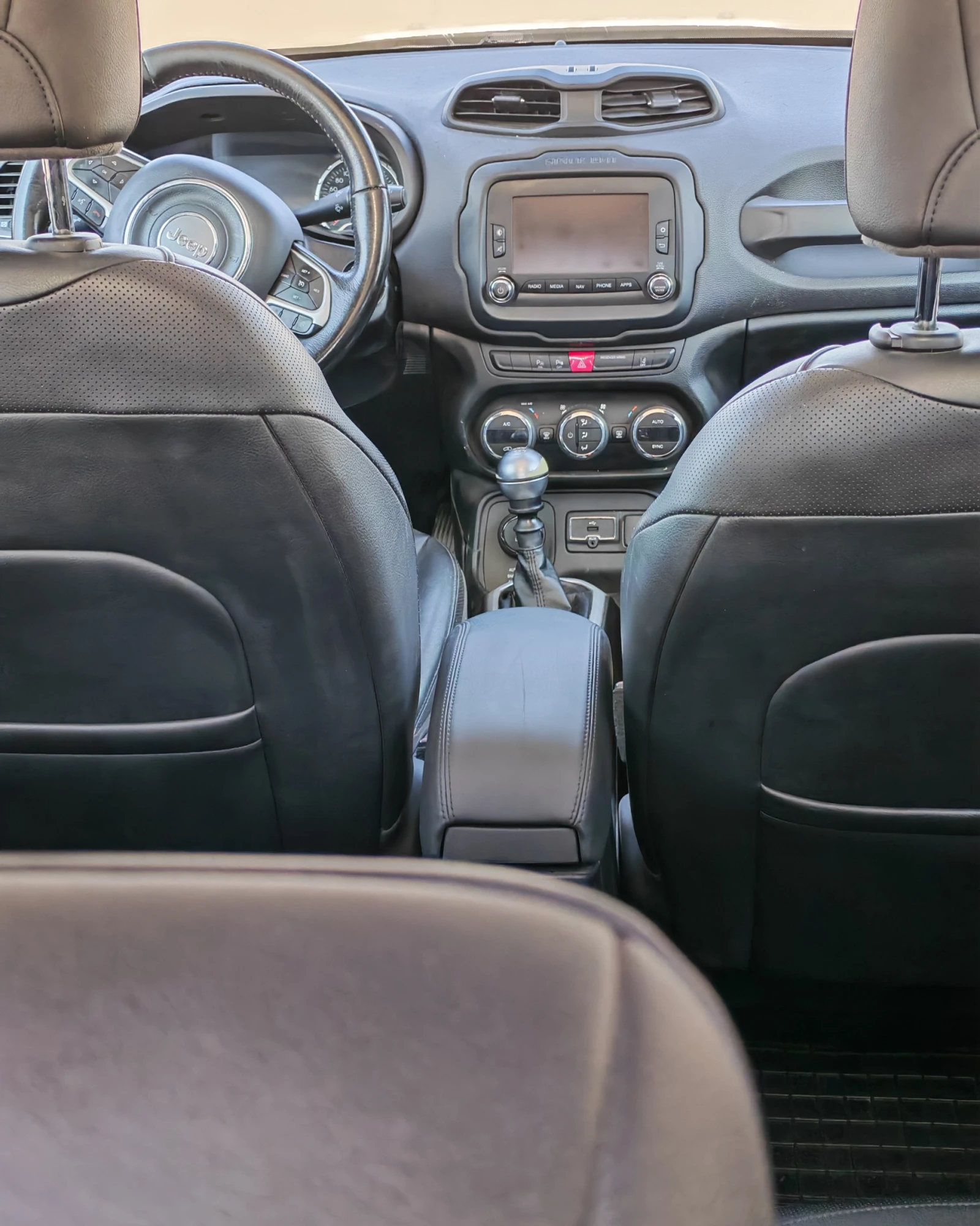 Jeep Renegade, снимка 14 - Автомобили и джипове - 55939896