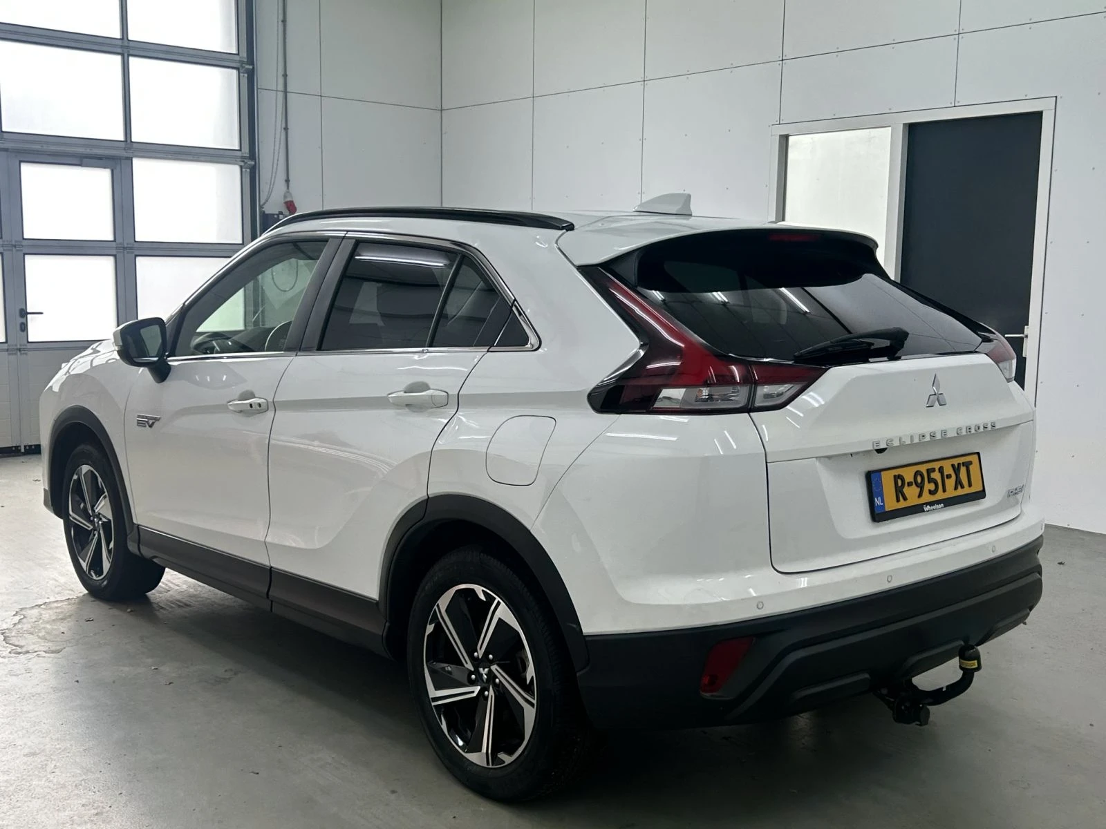 Mitsubishi Eclipse Cross InStyle AWD 2.4 PlugIn Hybrid Очакван внос, снимка 3 - Автомобили и джипове - 56626668