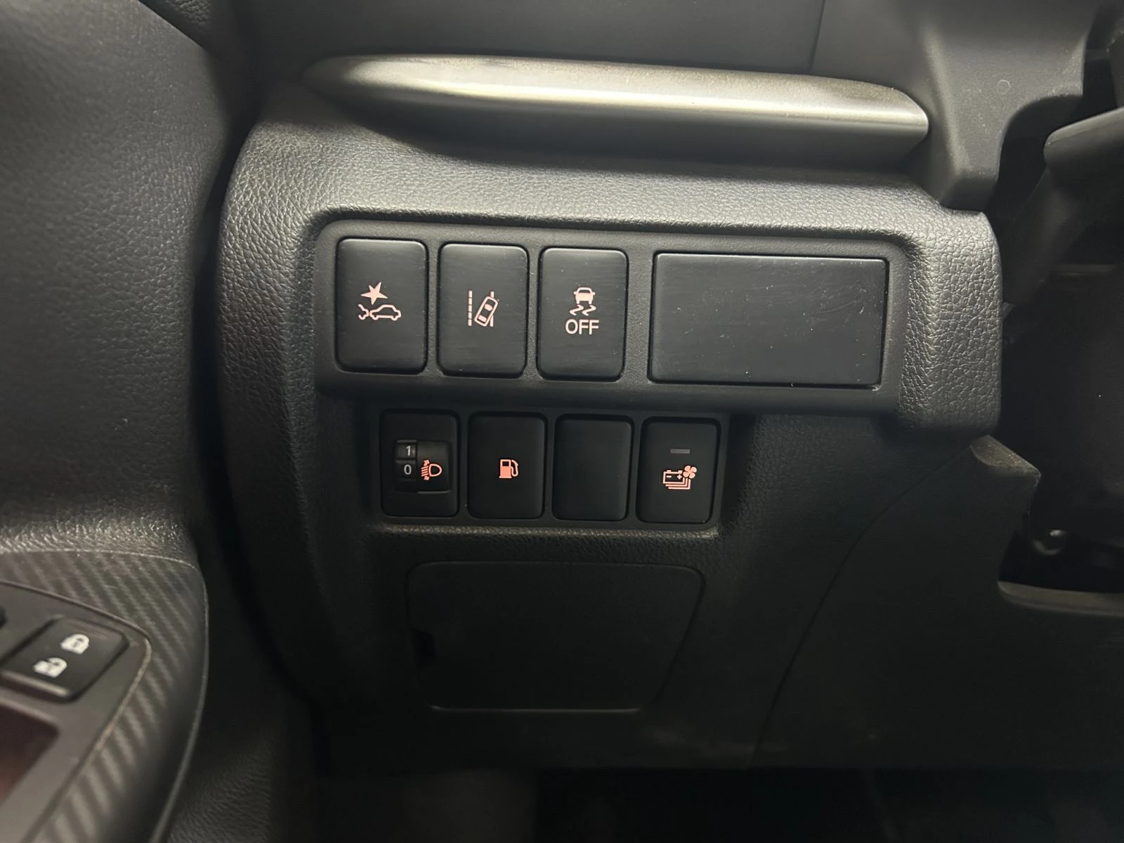 Mitsubishi Eclipse Cross InStyle AWD 2.4 PlugIn Hybrid Очакван внос, снимка 13 - Автомобили и джипове - 56626668