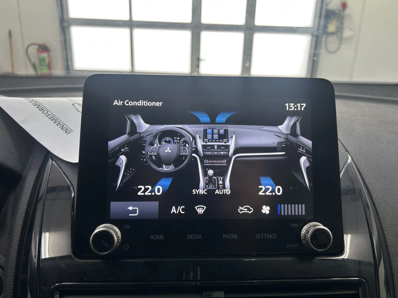 Mitsubishi Eclipse Cross InStyle AWD 2.4 PlugIn Hybrid Очакван внос, снимка 12 - Автомобили и джипове - 56626668