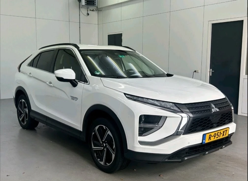 Mitsubishi Eclipse Cross InStyle AWD 2.4 PlugIn Hybrid Очакван внос, снимка 2 - Автомобили и джипове - 56626668