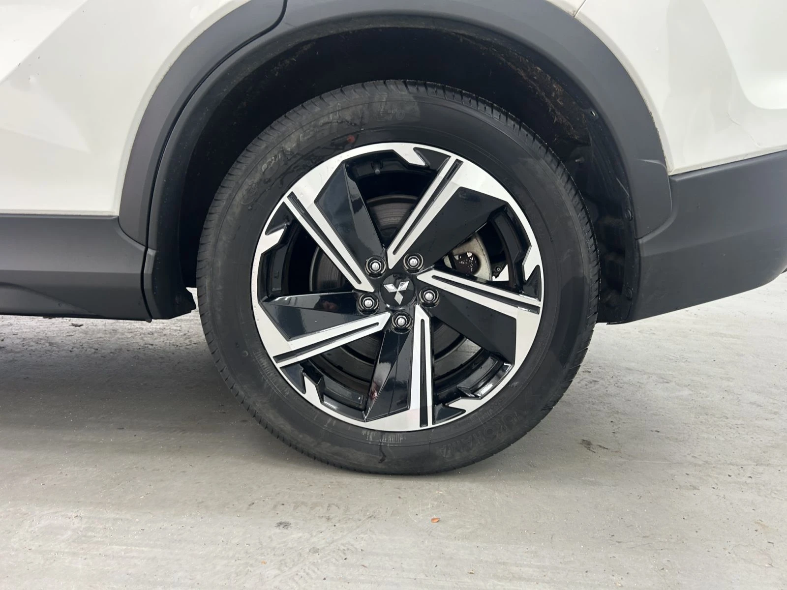 Mitsubishi Eclipse Cross InStyle AWD 2.4 PlugIn Hybrid Очакван внос, снимка 5 - Автомобили и джипове - 56626668