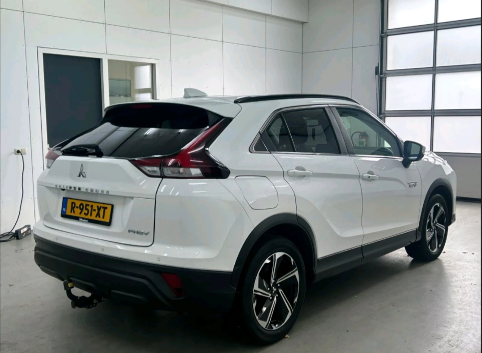 Mitsubishi Eclipse Cross InStyle AWD 2.4 PlugIn Hybrid Очакван внос, снимка 4 - Автомобили и джипове - 56626668