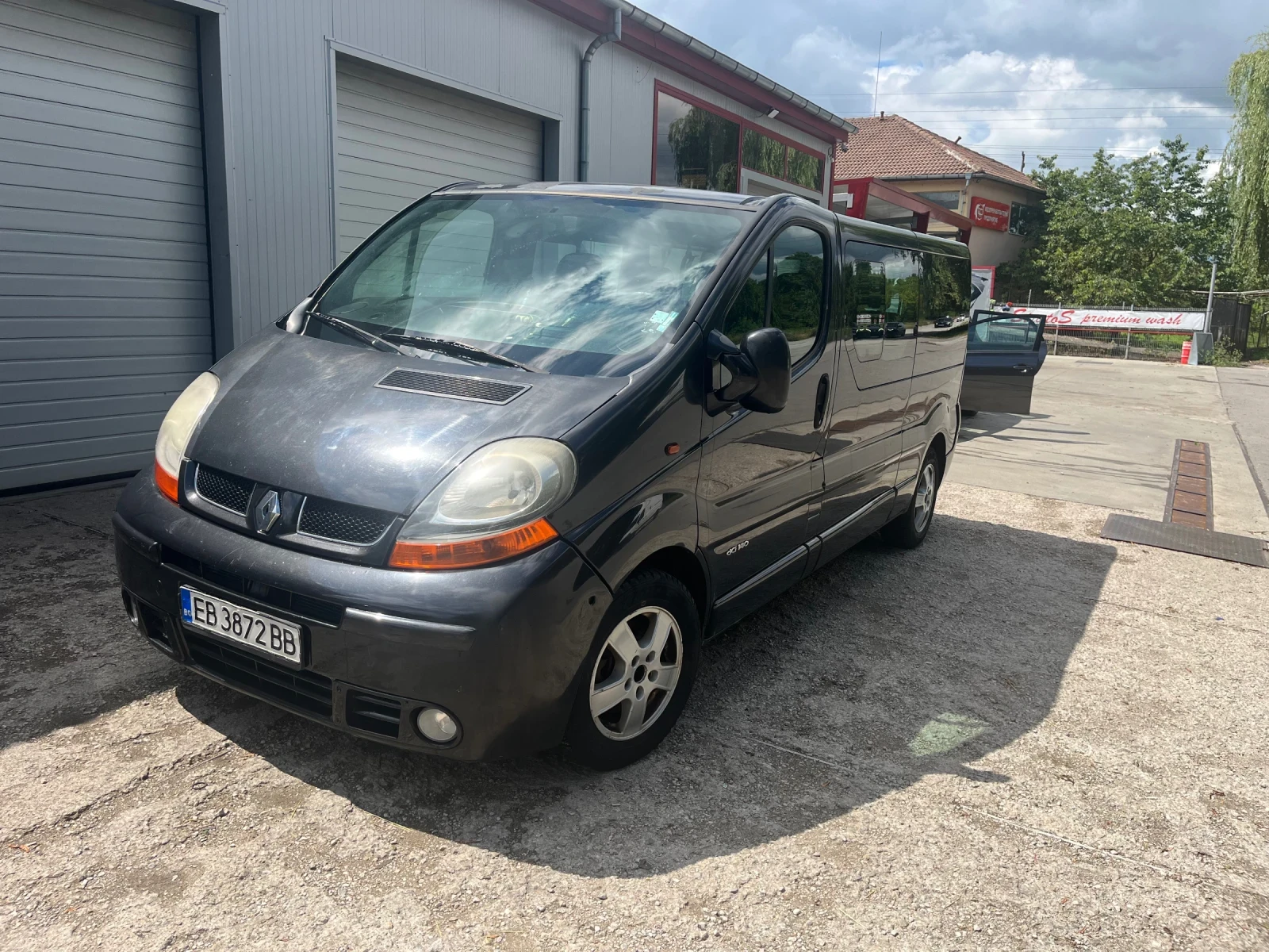 Renault Trafic 2.5 ивеко мотор, снимка 5 - Бусове и автобуси - 54892885
