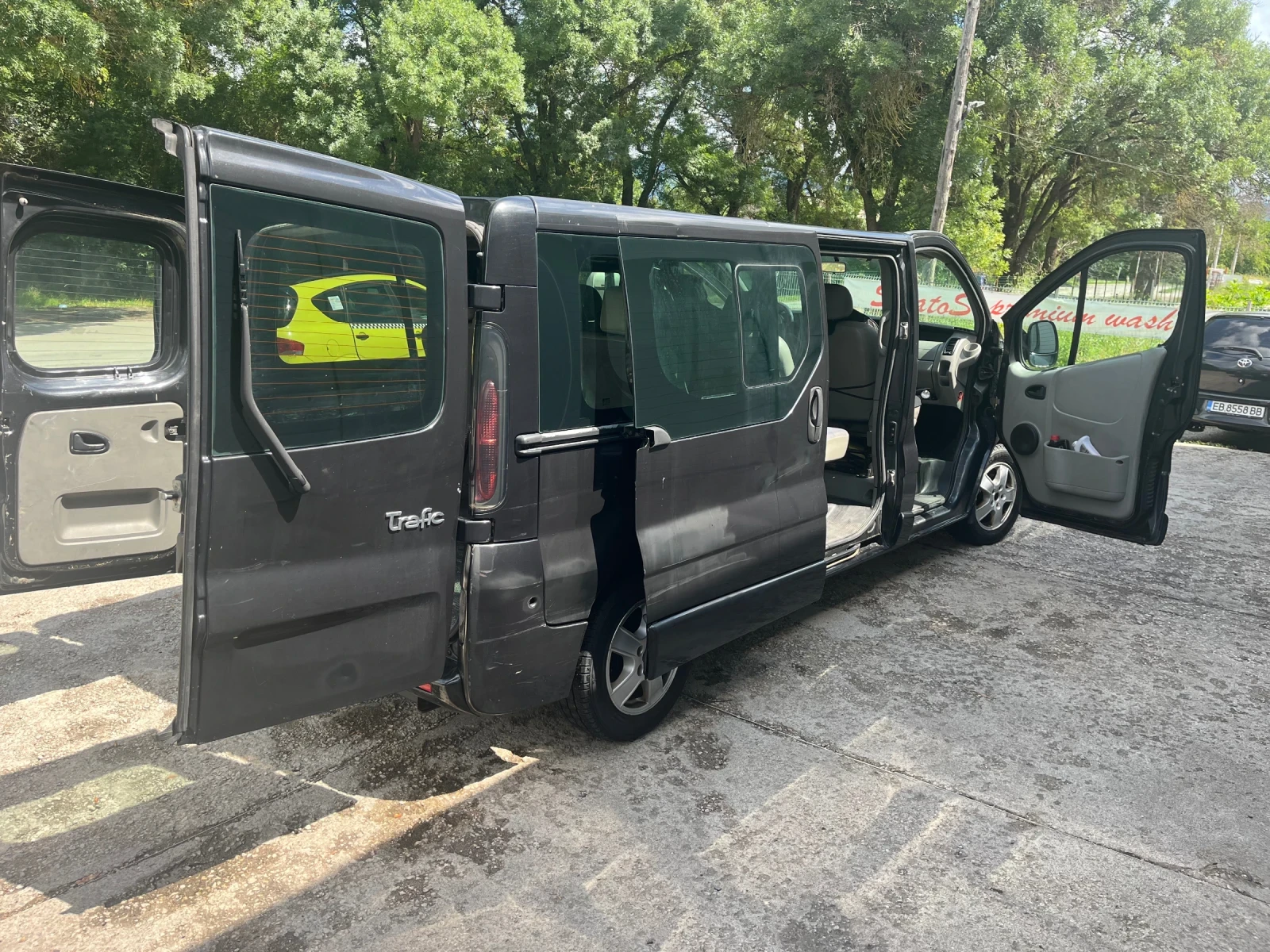 Renault Trafic 2.5 ивеко мотор, снимка 9 - Бусове и автобуси - 54892885