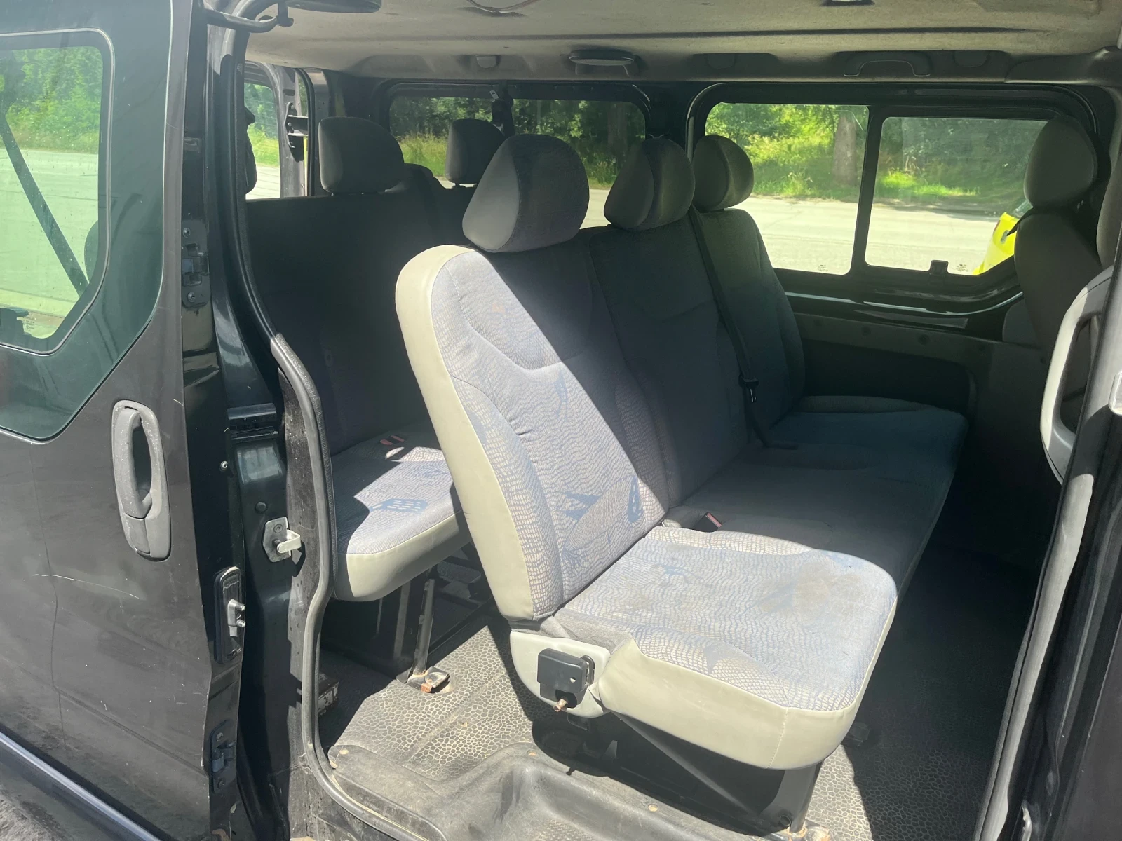 Renault Trafic 2.5 ивеко мотор, снимка 11 - Бусове и автобуси - 54892885