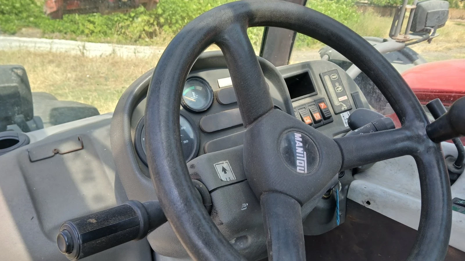Телескопичен товарач Manitou MLT 633 120 LS - изображение 3