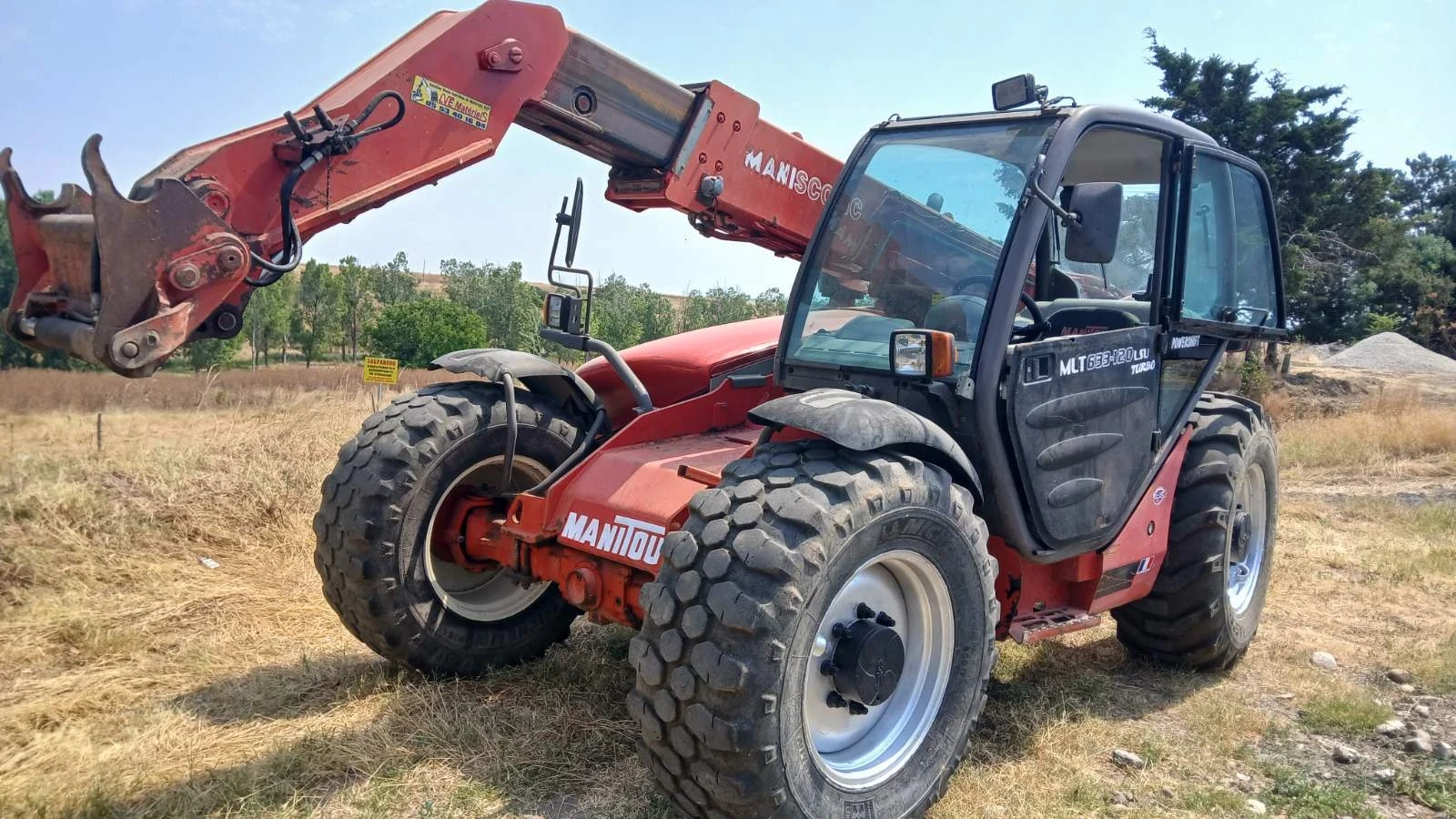 Телескопичен товарач Manitou MLT 633 120 LS - изображение 8