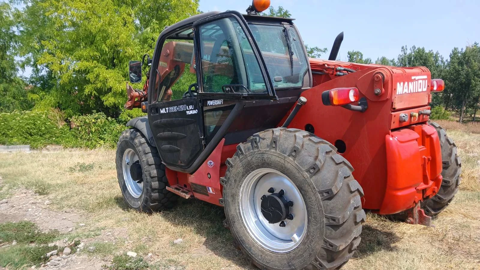 Телескопичен товарач Manitou MLT 633 120 LS - изображение 2