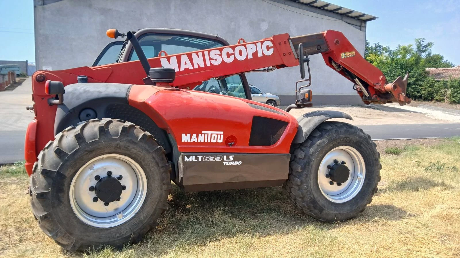 Телескопичен товарач Manitou MLT 633 120 LS - изображение 5