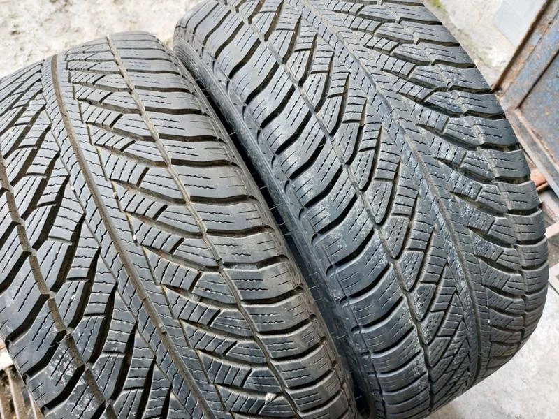 Гуми Летни 245/45R18, снимка 2 - Гуми и джанти - 37110369