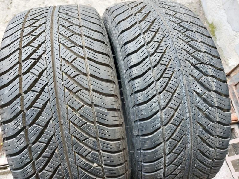 Гуми Летни 245/45R18, снимка 1 - Гуми и джанти - 37110369