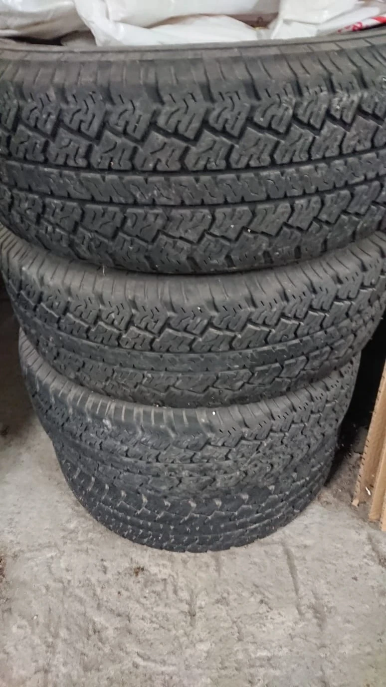 Гуми Всесезонни 265/70R16, снимка 2 - Гуми и джанти - 49180390