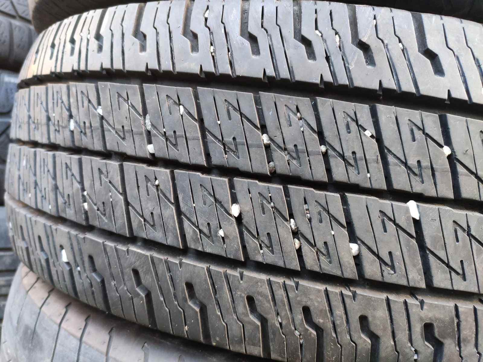 Гуми Всесезонни 215/65R16, снимка 2 - Гуми и джанти - 56725679