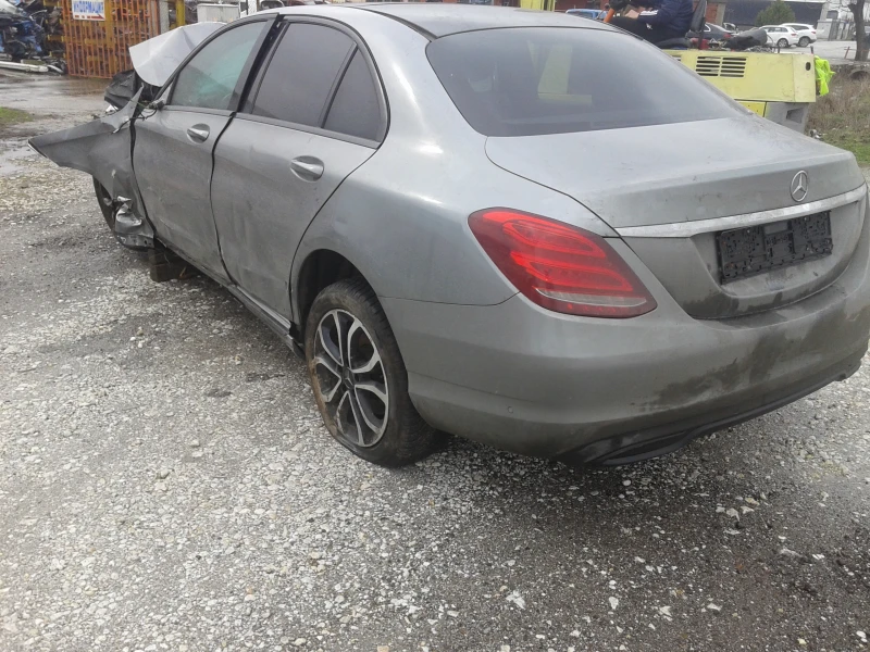 Mercedes-Benz C 220 2.2d, снимка 8 - Автомобили и джипове - 39871477