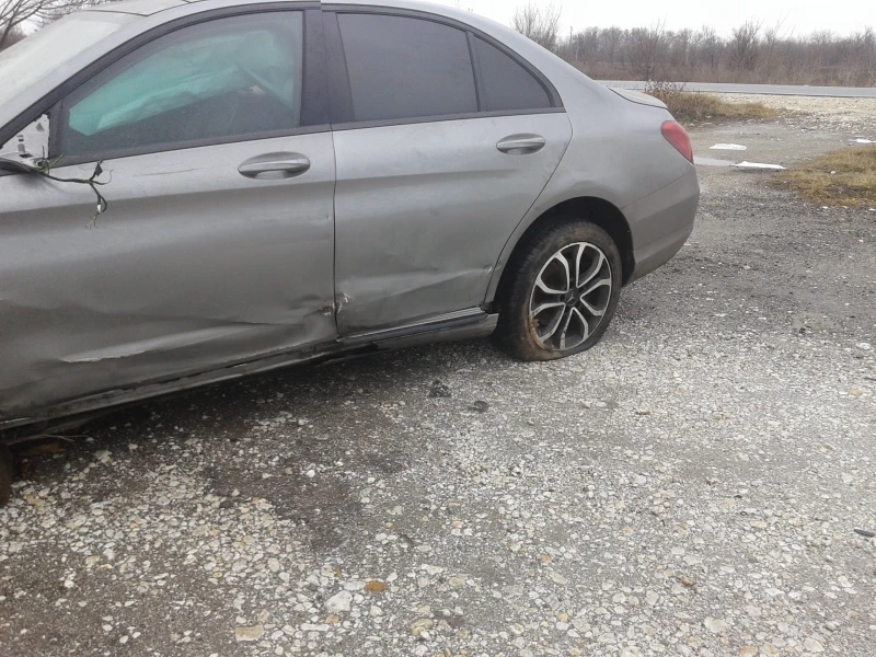 Mercedes-Benz C 220 2.2d, снимка 10 - Автомобили и джипове - 39871477