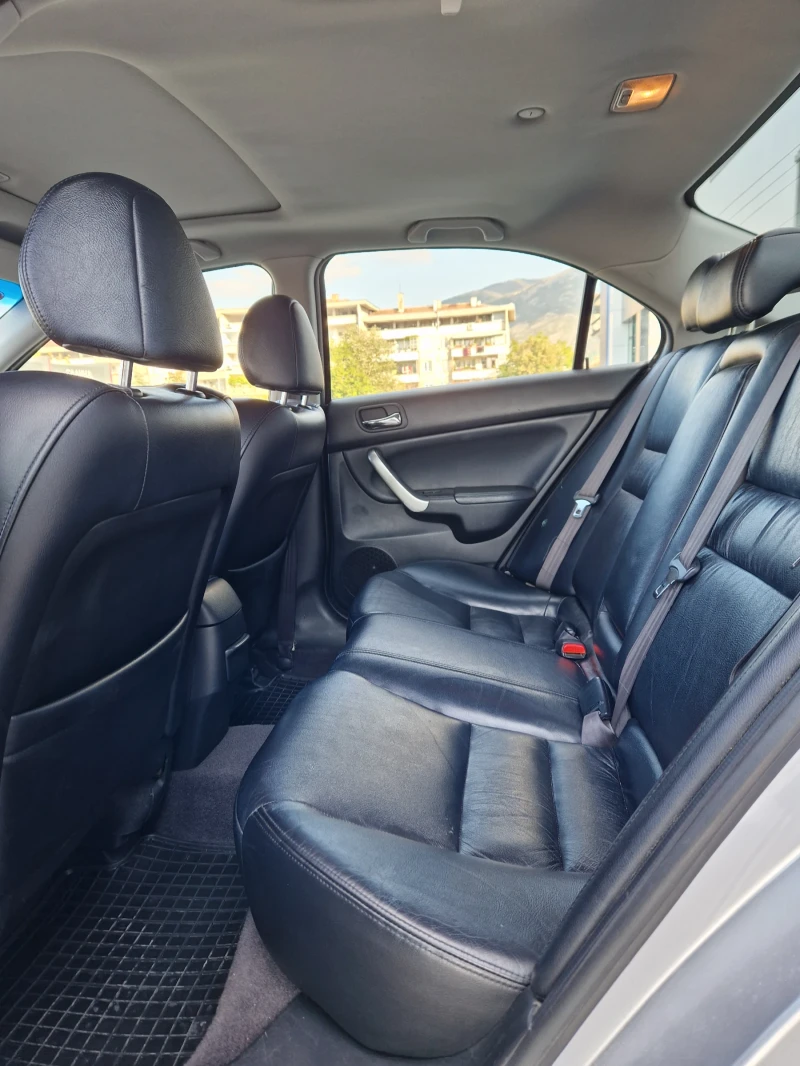 Honda Accord 2.4 Executive, снимка 10 - Автомобили и джипове - 47327936