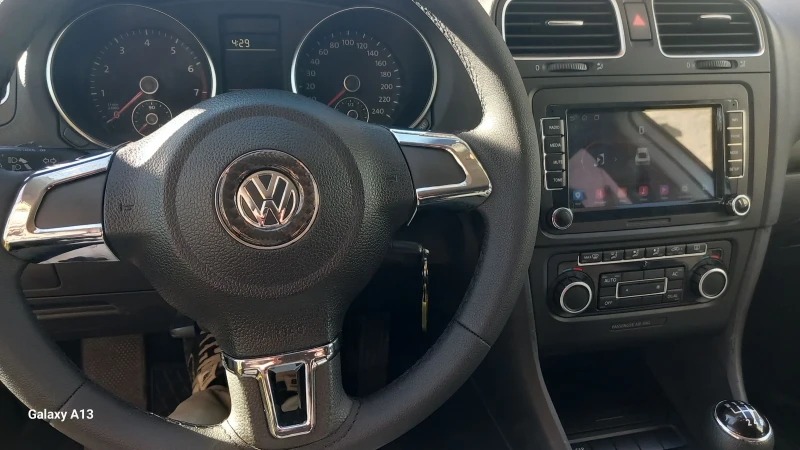 VW Golf 1.4 TSI, снимка 5 - Автомобили и джипове - 48117674