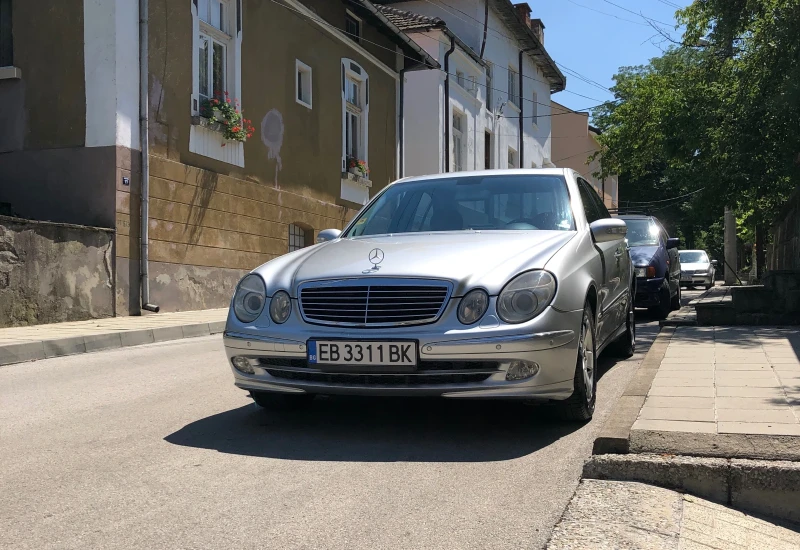 Mercedes-Benz E 270, снимка 6 - Автомобили и джипове - 48201227