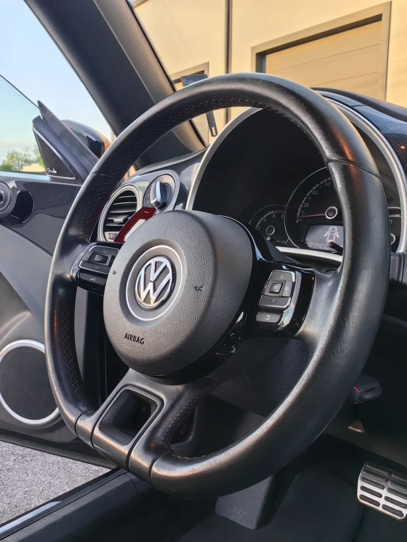 VW New beetle  2.0TDI+ DSG+ SPORT EDITION , снимка 12 - Автомобили и джипове - 52412719