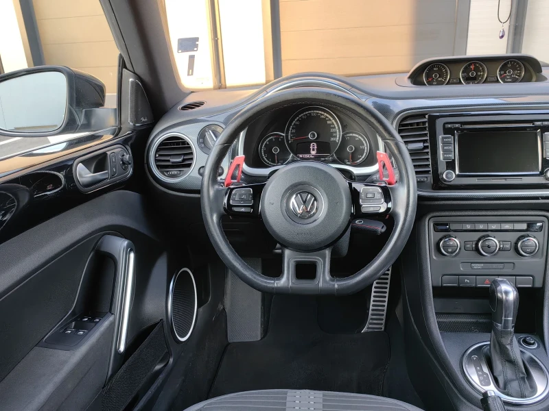 VW New beetle  2.0TDI+ DSG+ SPORT EDITION , снимка 14 - Автомобили и джипове - 52412719