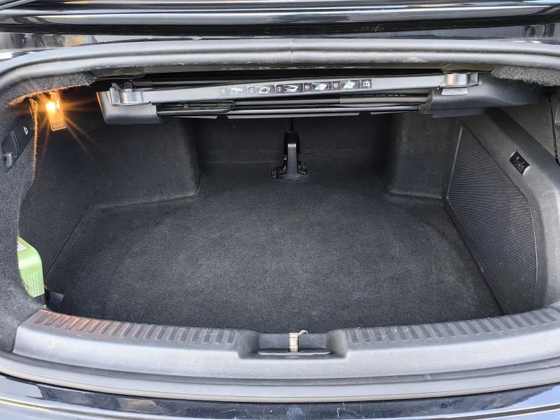 VW New beetle  2.0TDI+ DSG+ SPORT EDITION , снимка 11 - Автомобили и джипове - 52412719