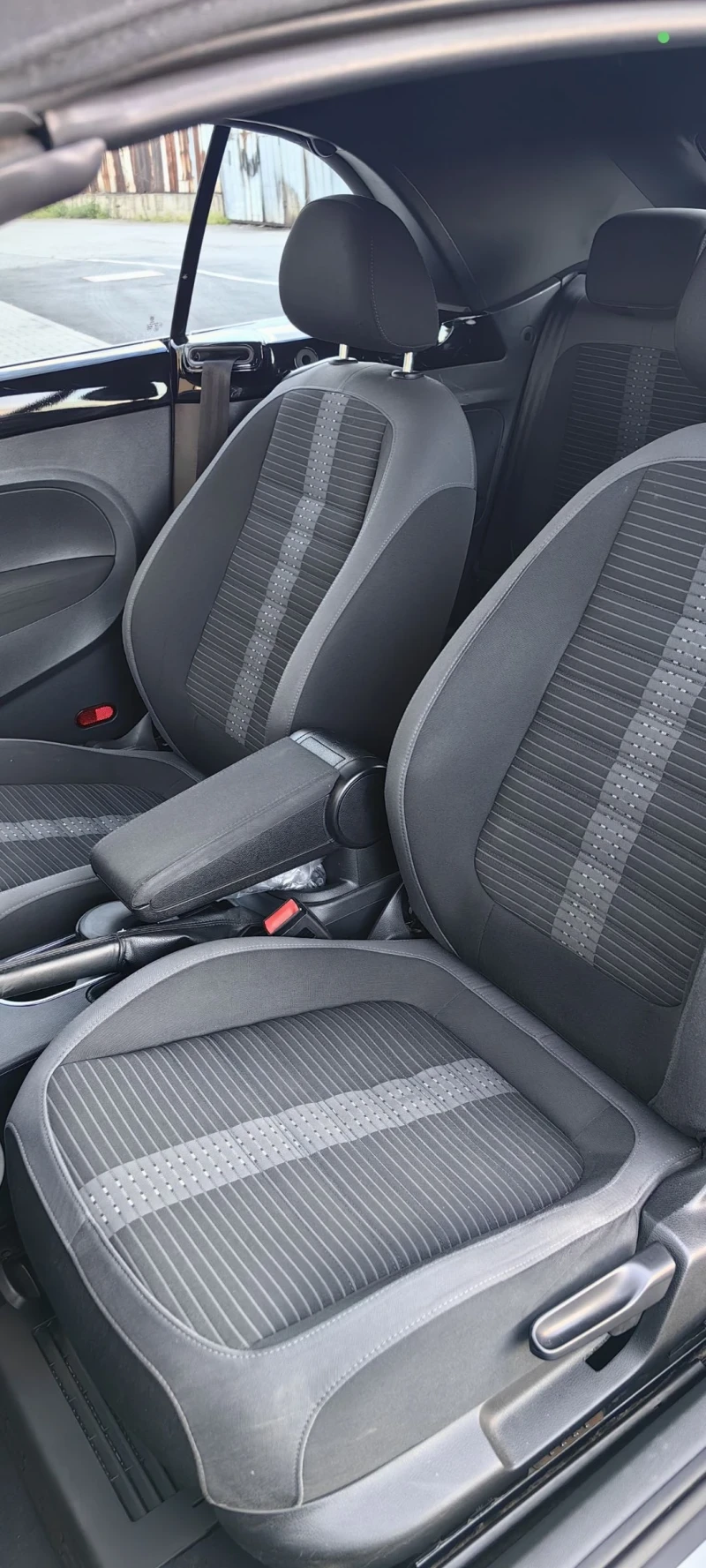 VW New beetle  2.0TDI+ DSG+ SPORT EDITION , снимка 10 - Автомобили и джипове - 52412719