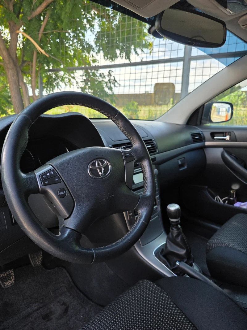 Toyota Avensis, снимка 10 - Автомобили и джипове - 52634749