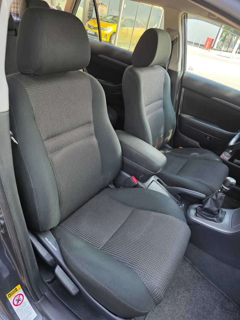 Toyota Avensis, снимка 13 - Автомобили и джипове - 52634749