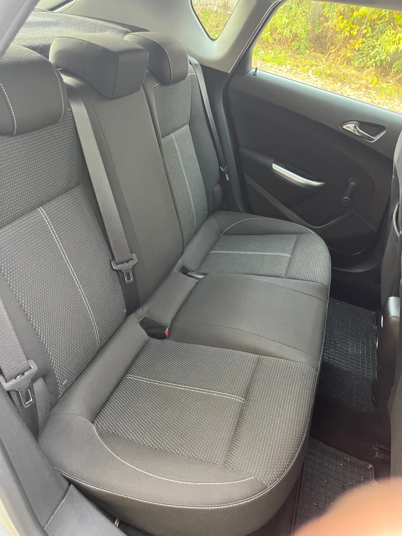 Opel Astra 1, 6 16v, снимка 7 - Автомобили и джипове - 52495387