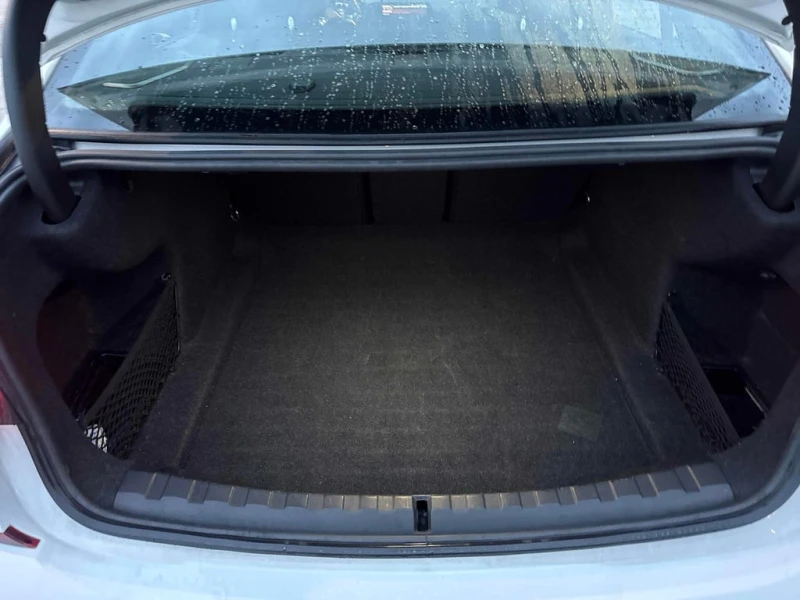 BMW 330 * 330i xDrive Sedan * CARFAX * БЕЗ ПЪРВОНАЧАЛНА ВН, снимка 11 - Автомобили и джипове - 52901230