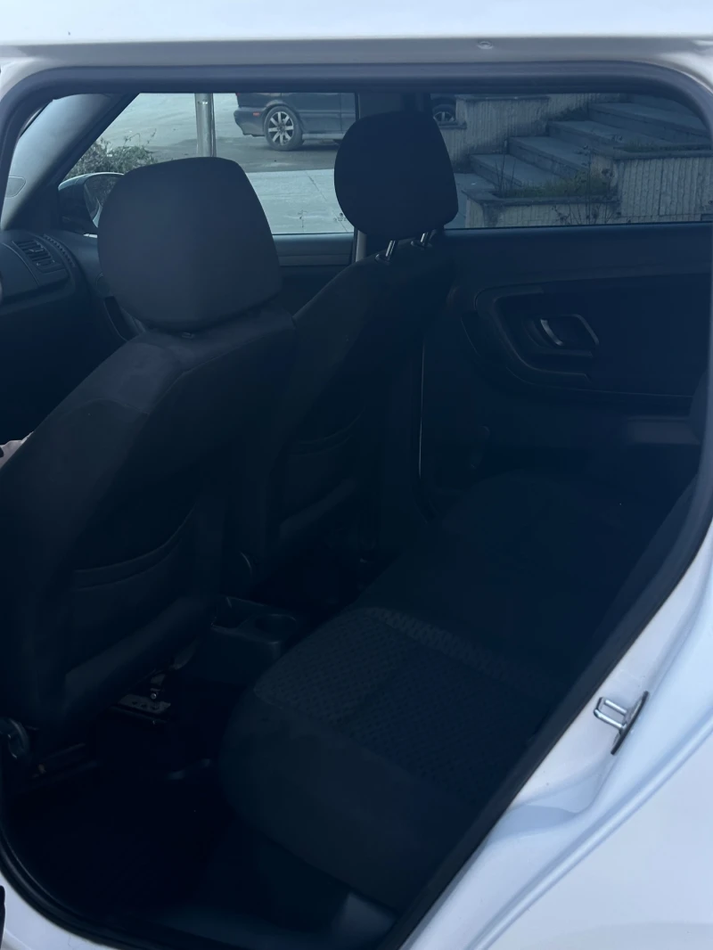 Skoda Fabia, снимка 10 - Автомобили и джипове - 53024180