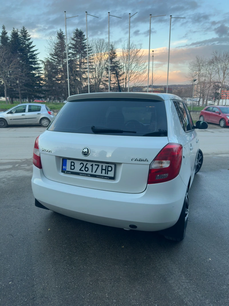 Skoda Fabia, снимка 5 - Автомобили и джипове - 53024180