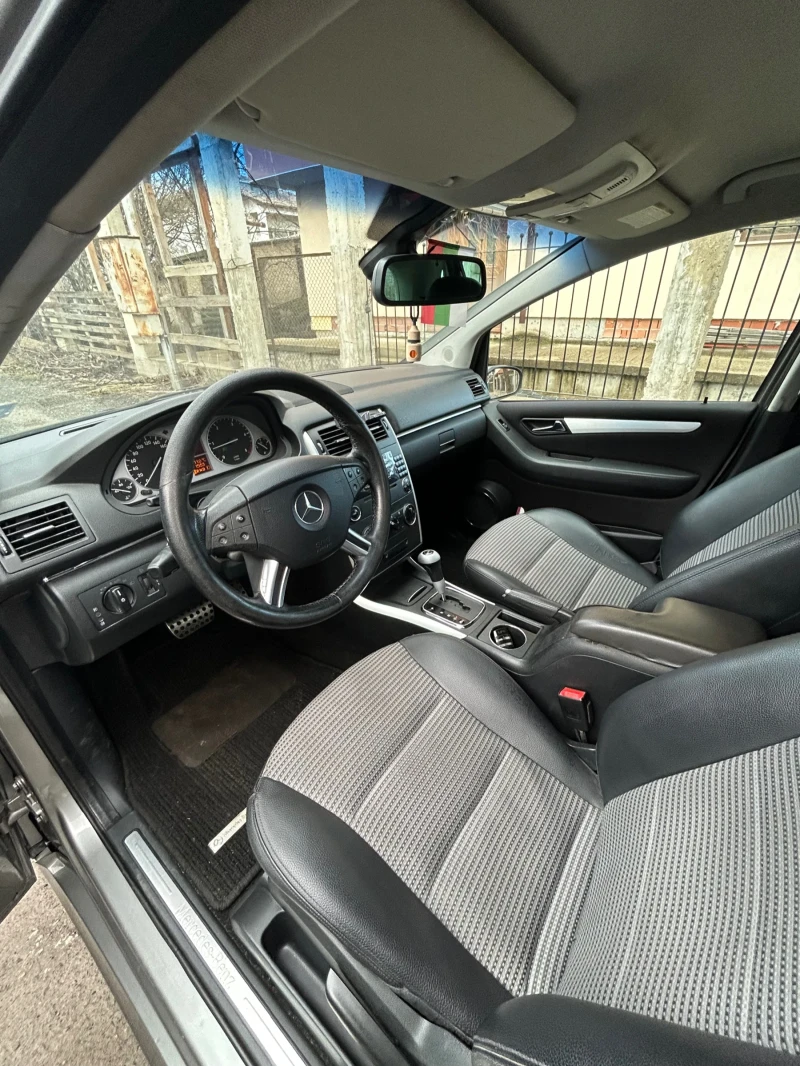 Mercedes-Benz B 180, снимка 11 - Автомобили и джипове - 53485603