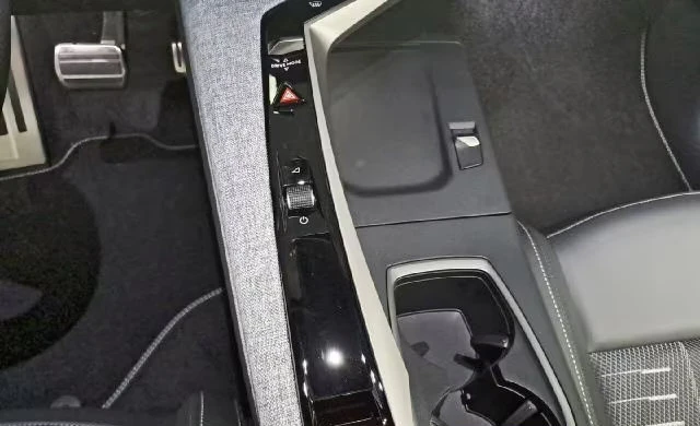 Peugeot 3008 ELEKTRO/213HP/GT-LINE/CAM/NAVI/LED/CPLAY/305q | Mobile.bg � ����������� 11