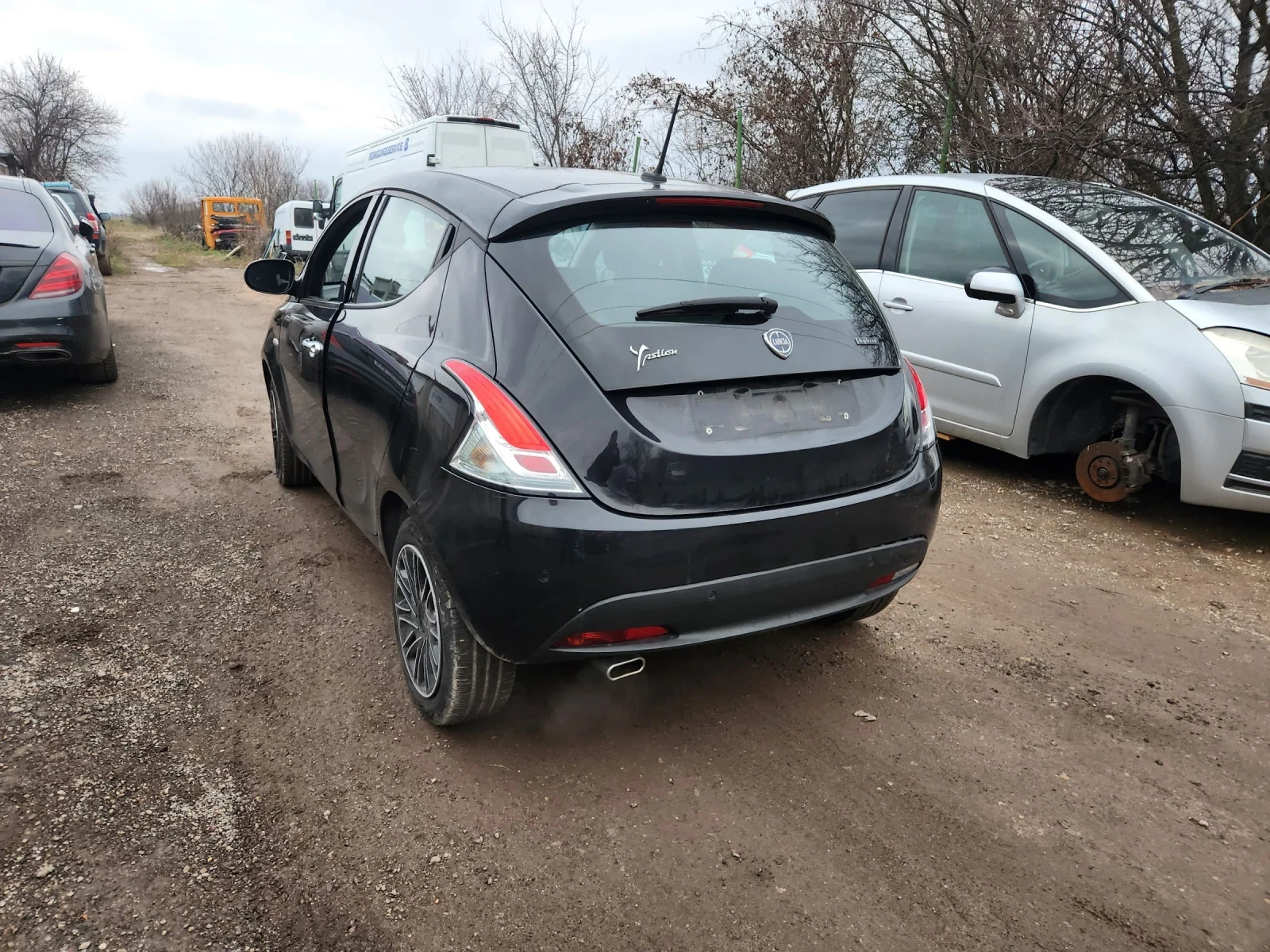 Lancia Ypsilon 1.0 hybrid  - изображение 5