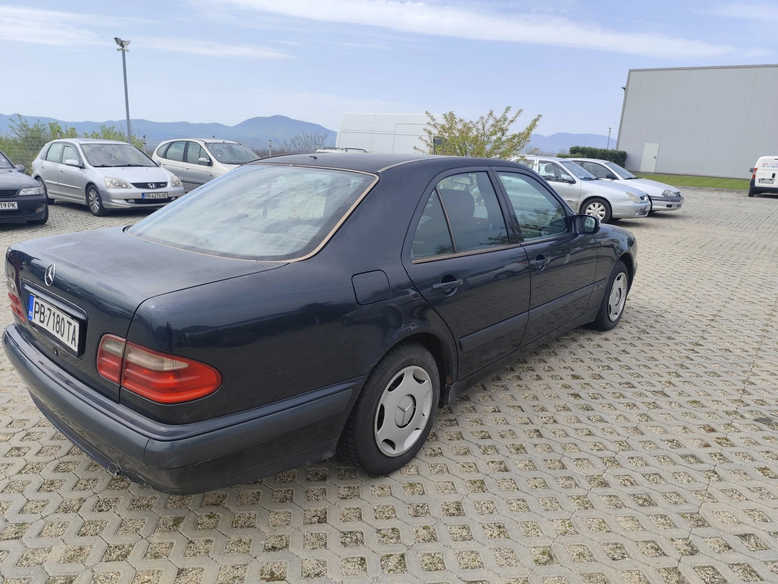 Mercedes-Benz E 220 2.2 - изображение 4