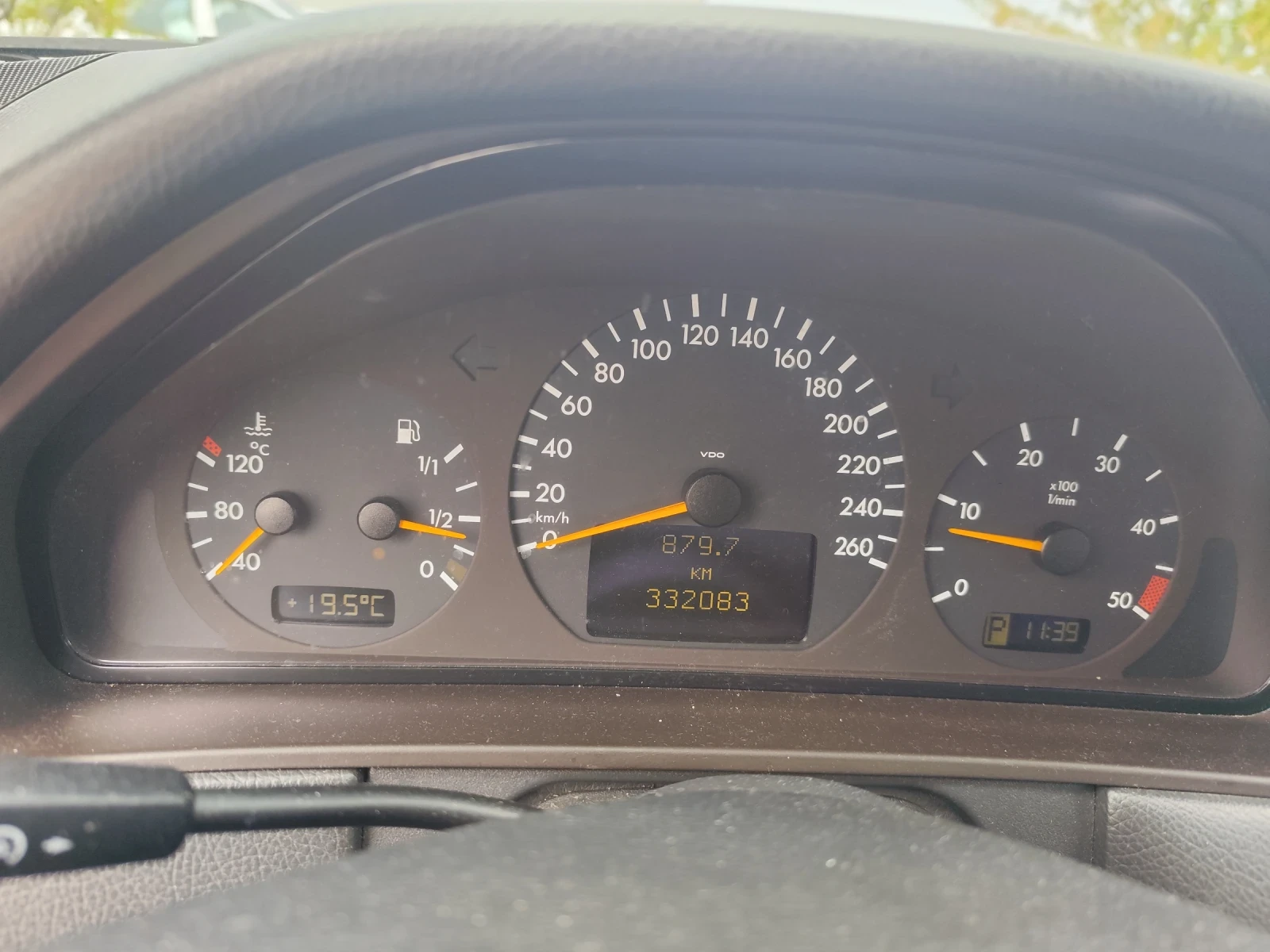 Mercedes-Benz E 220 2.2 - изображение 7