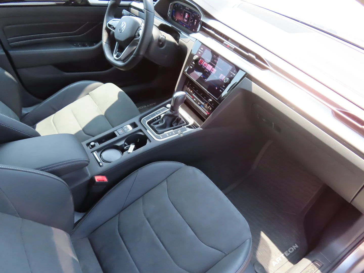 VW Arteon R-Line 2.0 TDI SCR DSG - изображение 6