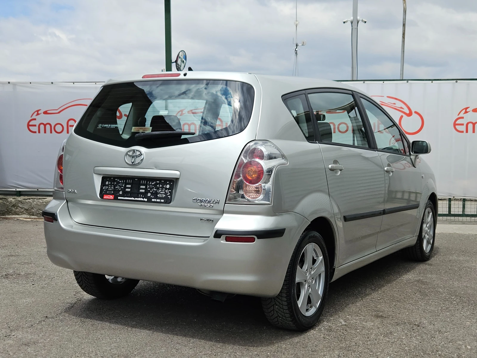 Toyota Corolla verso 2.2D4D/136k.c/6ск/EURO 4/ПЕРФЕКТНА - изображение 3