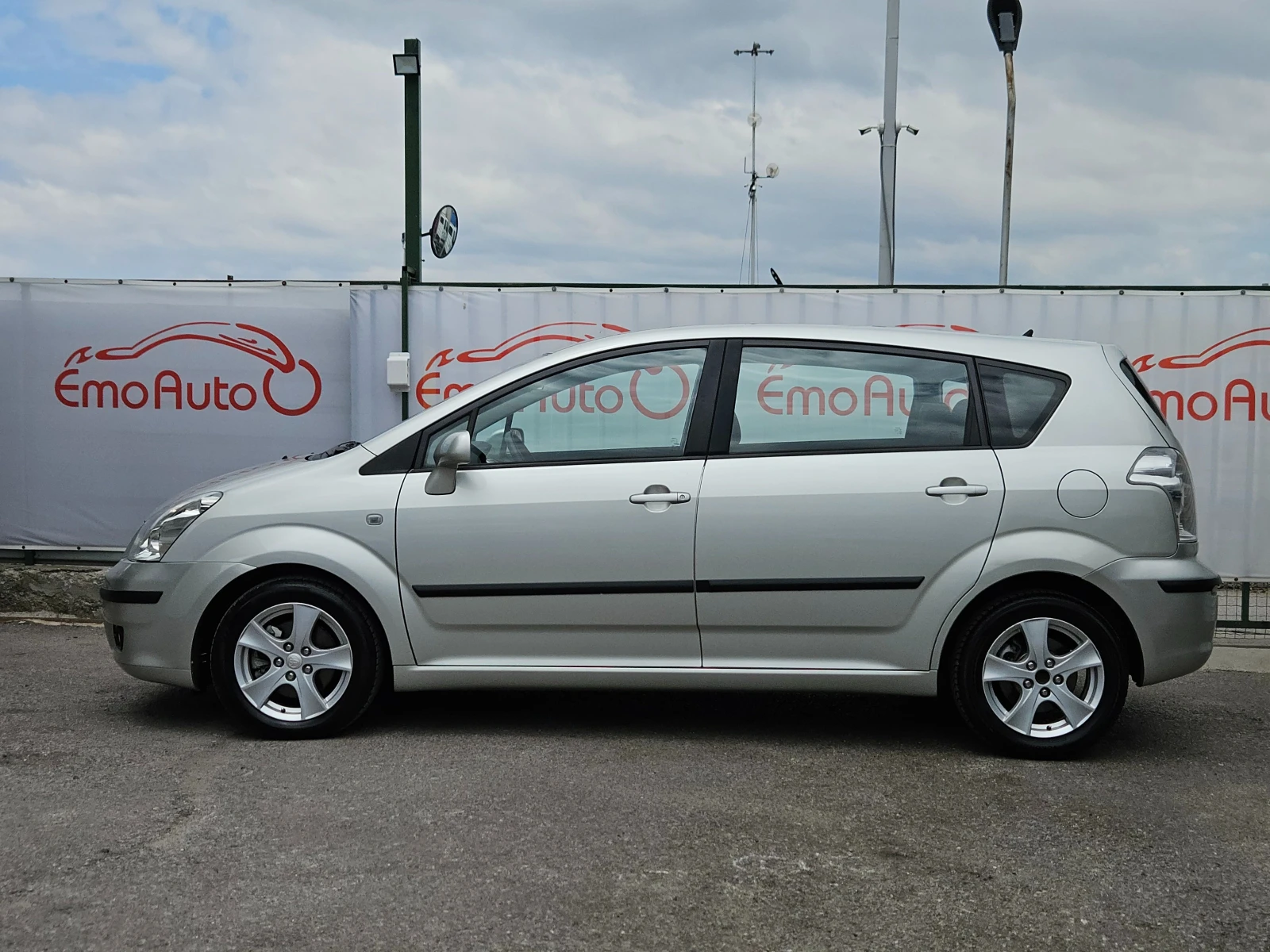 Toyota Corolla verso 2.2D4D/136k.c/6ск/EURO 4/ПЕРФЕКТНА - изображение 6