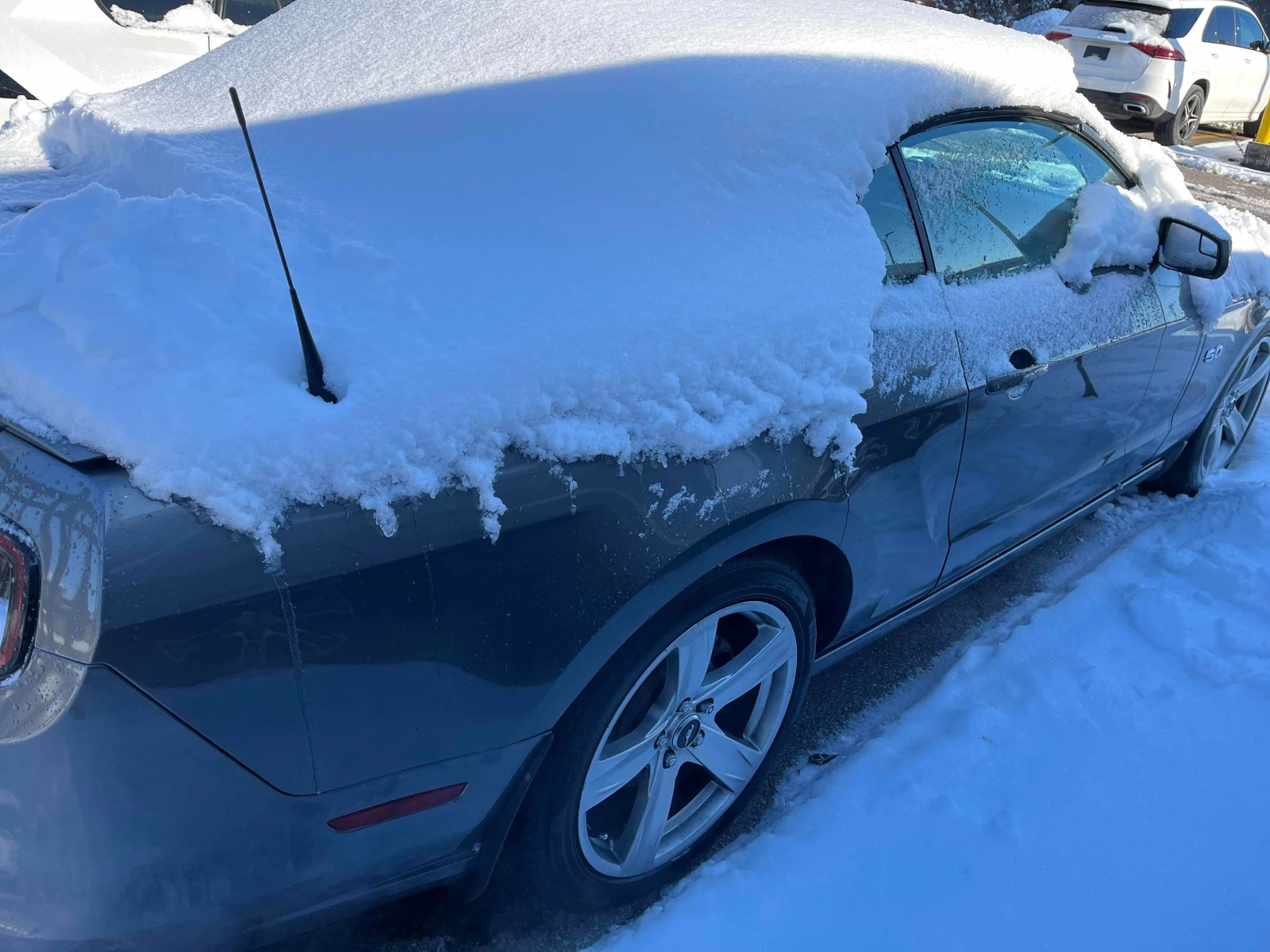 Ford Mustang GT * * АВТОМАТИК * * CARFAX * * АВТО КРЕДИТ * *  - изображение 4