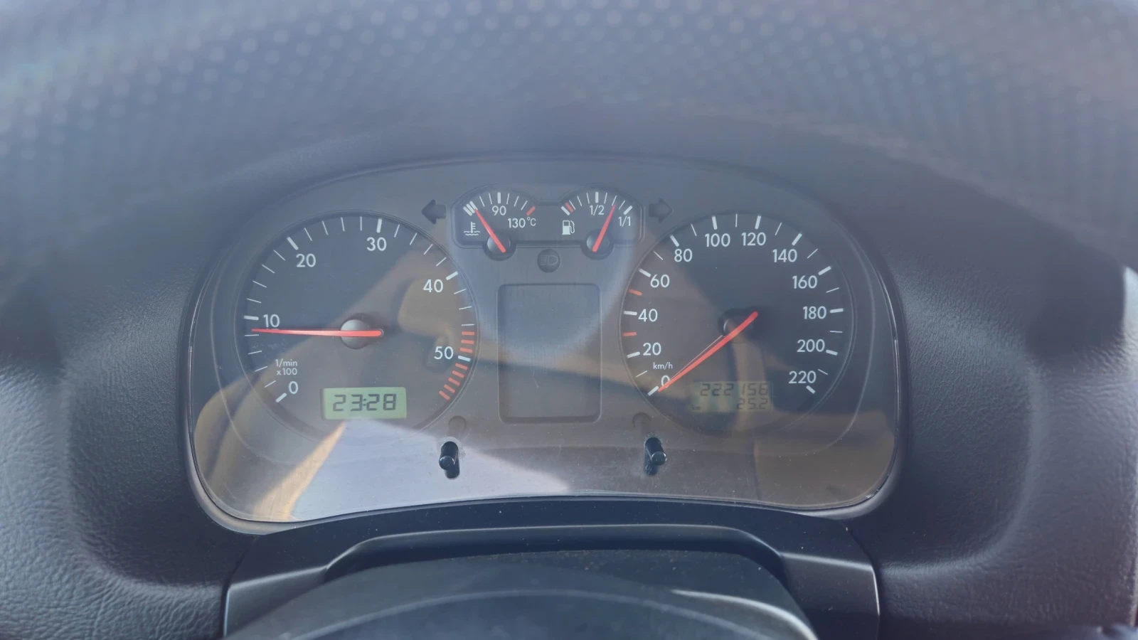 VW Golf 1.9, снимка 13 - Автомобили и джипове - 53849557