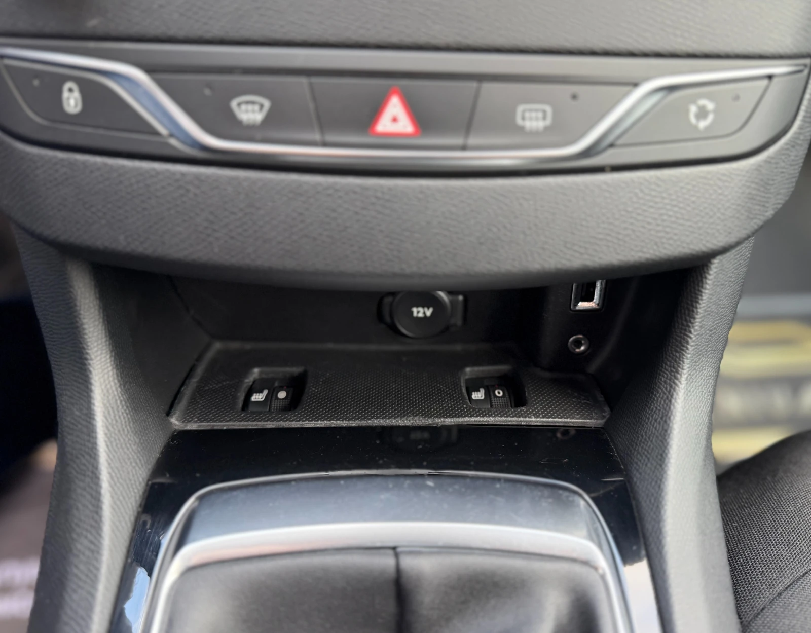 Peugeot 308 6 МЕСЕЦА ГАРАНЦИЯ/1.2i 130к.с. Германия, снимка 15 - Автомобили и джипове - 53999994