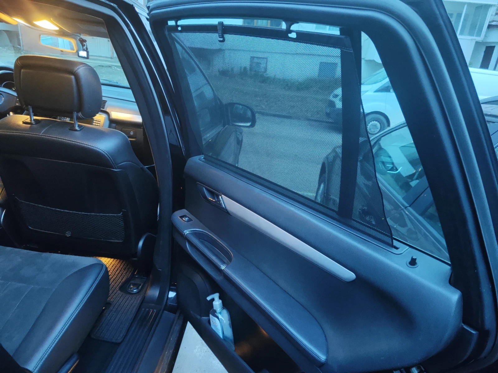 Mercedes-Benz R 320, снимка 3 - Автомобили и джипове - 54015463