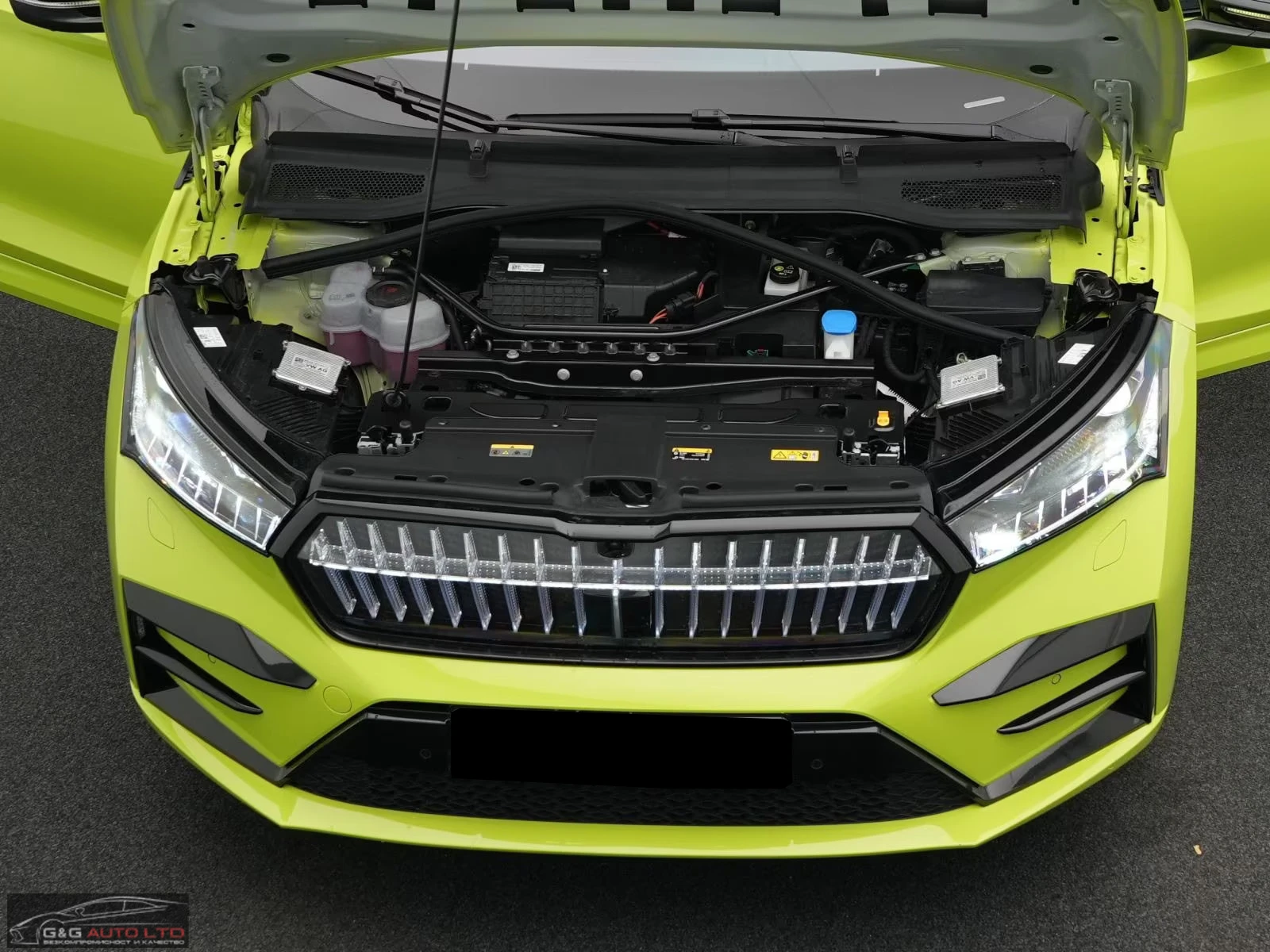 Skoda Enyaq COUPE/340HP/RS/4X4/MASSAGE/PANO/360/HUD/MEMO/120q, снимка 15 - Автомобили и джипове - 54088616