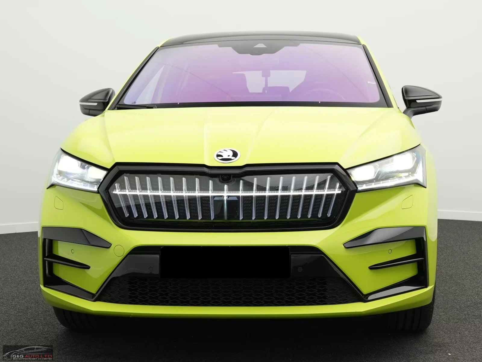 Skoda Enyaq COUPE/340HP/RS/4X4/MASSAGE/PANO/360/HUD/MEMO/120q, снимка 2 - Автомобили и джипове - 54088616